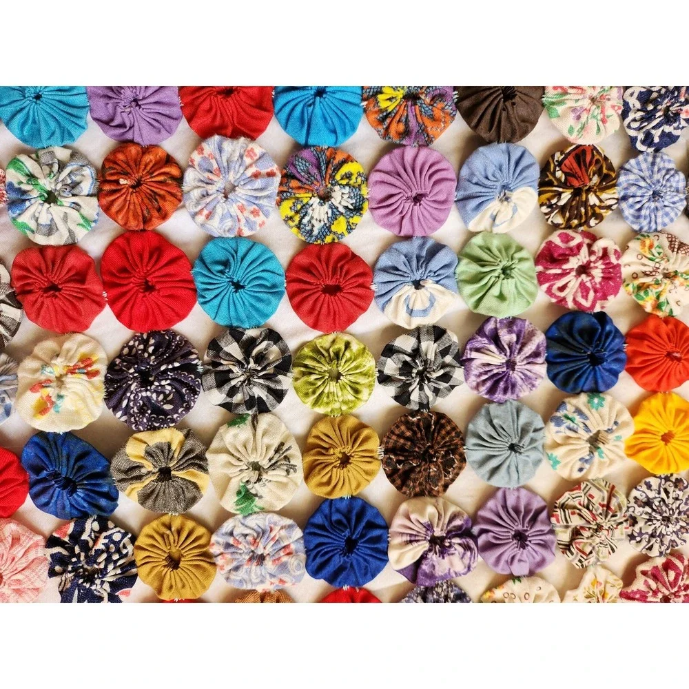 Gorgeous Vintage Handmade YoYo Hand Sewn Quilt Topper Stylish Cottage 94 × 51‎